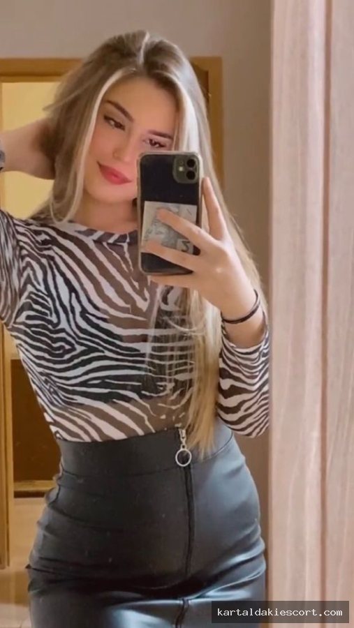 Fatih uzun boylu escort bayan Serra: uzun siluet ve stil
